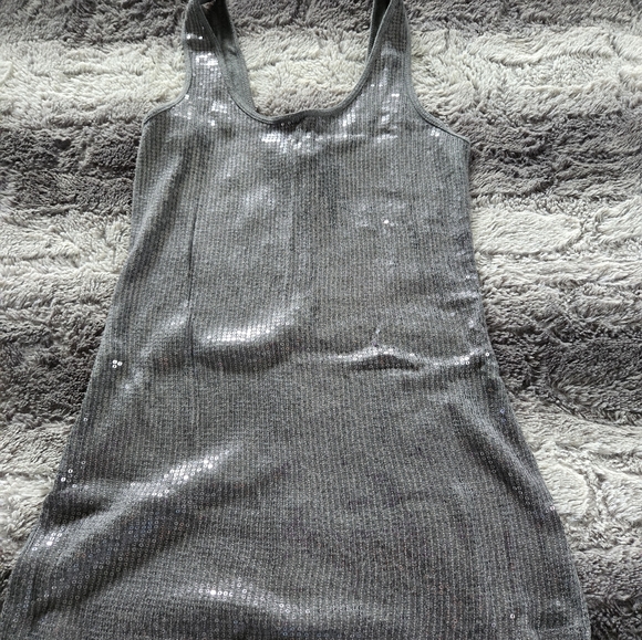 Sequence  tank - Picture 1 of 2